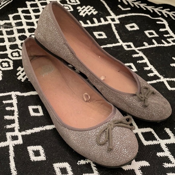Faded Glory 10W Gray sparkle flats - Picture 2 of 6